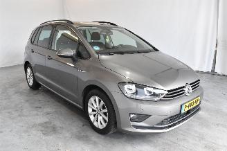 Damaged car Volkswagen Golf Sportsvan  2015/4