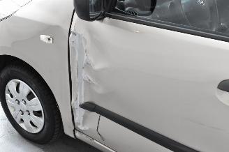 Hyundai I-10 1.1 Pure picture 9
