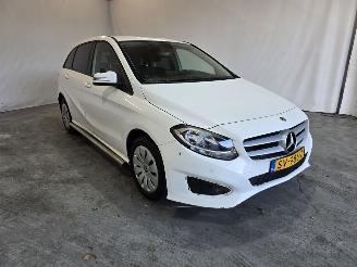 skadebil auto Mercedes B-klasse 220D Ambition 2018/8