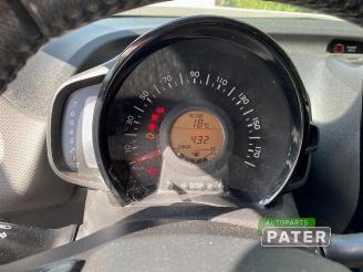 Peugeot 108 108, Hatchback, 2014 1.0 12V VVT-i picture 12