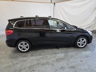 BMW 2-serie 216D 7p High Executive picture 8