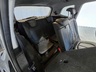 BMW 2-serie 216D 7p High Executive picture 17