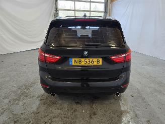 BMW 2-serie 216D 7p High Executive picture 6