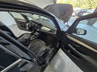 BMW 2-serie 216D 7p High Executive picture 15