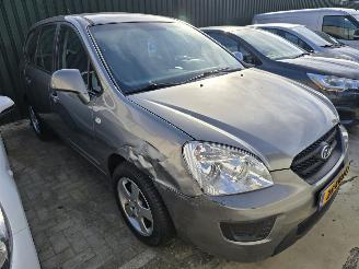 skadebil auto Kia Carens 2.0 CVVT X-tra 2010/1