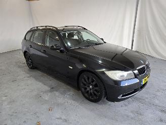 uszkodzony samochody osobowe BMW 3-serie 320i Touring 2006/2
