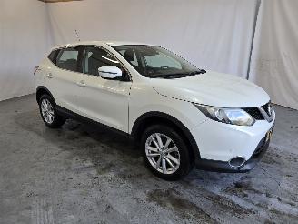 Damaged car Nissan Qashqai 1.2 Connect Edition 2015/3