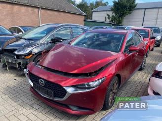 Uttjänta bilar auto Mazda 3 3 (BP), Sedan, 2018 2.0 SkyActiv-G 122 M Hybrid 16V 2020/9
