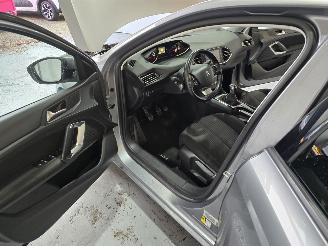 Peugeot 308 SW 1.2 PureT.Blue L. Ex picture 18