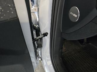 Volvo EX30 Single Motor Extended Range Ultra 69 kWh picture 15