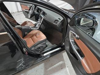 Volvo V-60 2.4 D6 AWD Plug-In Hybrid Summum picture 14