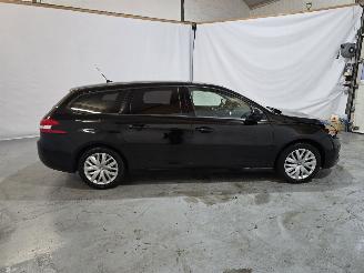 Peugeot 308 1.2 PureTech Blue Lease picture 8