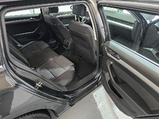 Volkswagen Passat Variant 1.5 TSI Business picture 16