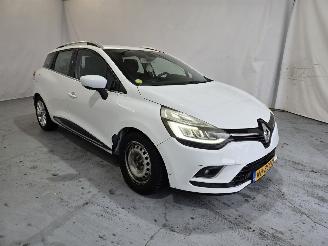 Damaged car Renault Clio 1.5 dCi Ecol Intens 2017/2