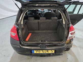 Renault Clio 1.2-16V Special Line picture 15