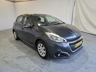 Damaged car Peugeot 208 1.2 PureT. Blue Lion 2017/1