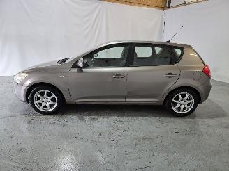 Kia Cee d 1.6 X-ecutive picture 4