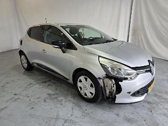 skadebil auto Renault Clio 1.5 DCI 2013/11