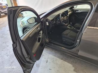 Ford Focus 1.0 EBH Titanium picture 27