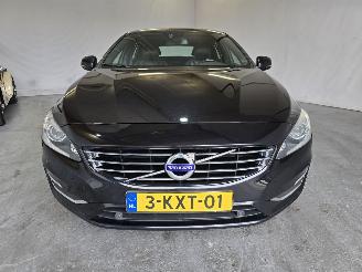 Volvo V-60 2.4 D6 AWD Plug-In Hybrid Summum picture 2