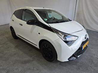 Vaurioauto  passenger cars Toyota Aygo 1.0 VVT-i x-play 2018/10