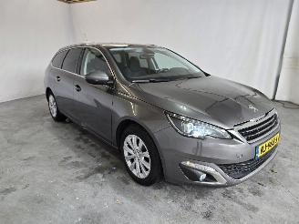 skadebil auto Peugeot 308 1.2 PureTech Allure 2017/11