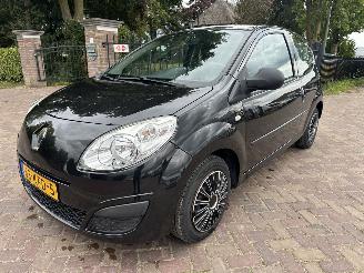 Schadeauto Renault Twingo 1.2 Authentique 2009/10