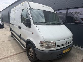 krockskadad bil bedrijf Renault Master T33 2.2dCi L2H2 2002/9