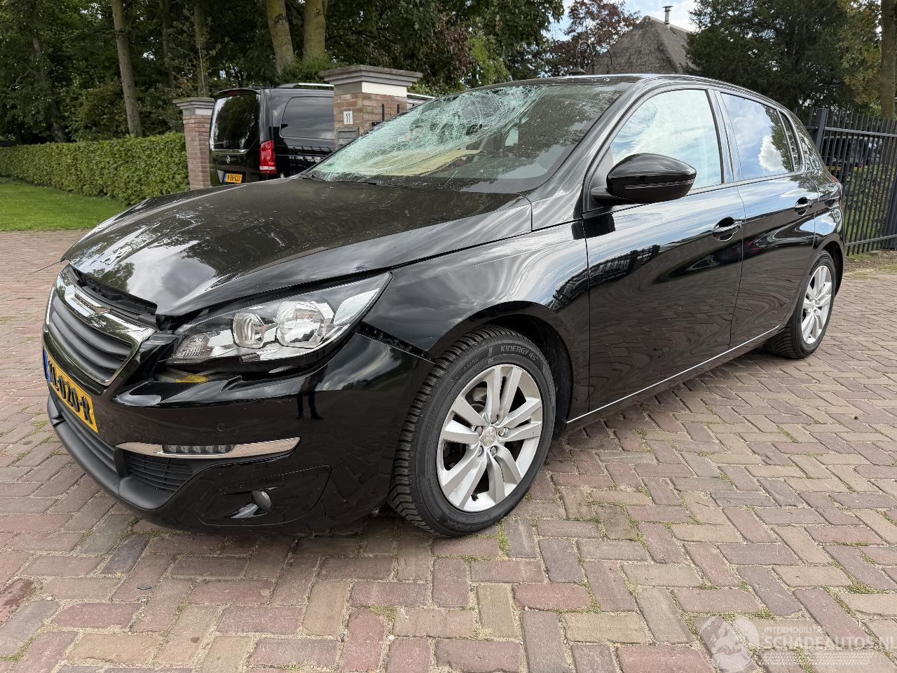 Peugeot 308 1.2 PureTech Blue Lease Executive