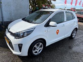 krockskadad bil auto Kia Picanto 1.0 dpi airco/cv/cc 2021/5