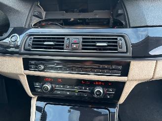 BMW 5-serie 528i x-drive luxury picture 9