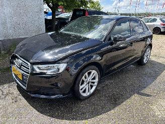 Unfallwagen Audi A3 Sportback 1.0 tfsi airco/lm velgen 2018/8