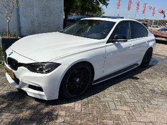 uszkodzony samochody osobowe BMW 3-serie 320d clima 2014/5