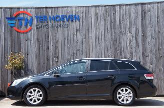 Schadeauto Toyota Avensis 2.0D-4D Airco Navi Cruise Standkachel Stoelverwarming 93KW Euro 5 2009/4