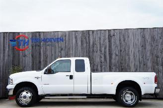 Damaged car Ford 456 F350 Super Duty Power Stroke 4X4 Koppelschotel 239KW 2005/12