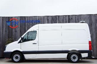 damaged passenger cars Volkswagen Crafter 2.0 TDi L2H2 Airco Cruise Trekhaak PDC 120KW Euro 5 2015/2