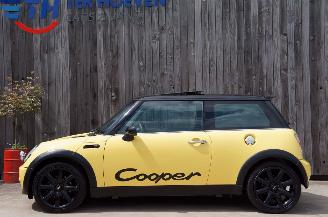 Vaurioauto  passenger cars Mini Cooper 1.6 Airco Cruise Pano Stoelverwarming 85KW Euro 4 2003/7