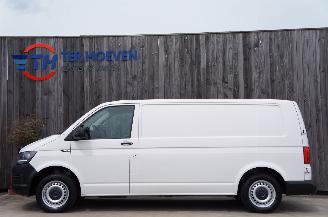 Vaurioauto  passenger cars Volkswagen Transporter T6 2.0 TDi Lang Airco Cruise Trekhaak 75KW Euro 6 2017/10