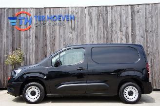 Vaurioauto  passenger cars Opel Combo 1.5 D Edition Airco Navi Cruise Apple Carplay Trekhaak 56KW Euro 6 2021/7