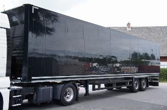begagnad bil oplegger Schmitz Cargobull  SCB*S2 Kasten Trailer Luchtvering 2017/1