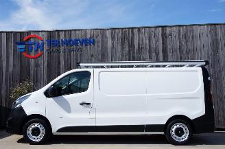 krockskadad bil auto Opel Vivaro 1.6 CDTi Lang Airco Navi Cruise DAB Trekhaak 66KW Euro 5 2016/7