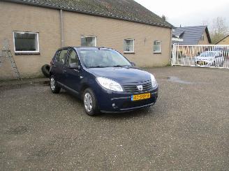 Vaurioauto  passenger cars Dacia Sandero 1.2 Aniversare 2011/9