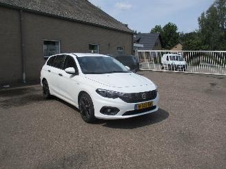 Vaurioauto  passenger cars Fiat Tipo Stationwagon 1.4 Street 2020/7