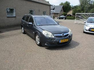 damaged passenger cars Opel Vectra STATION WAGON 2.2-16V Executive Aut 2007/5