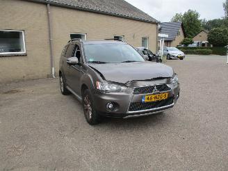 Vaurioauto  passenger cars Mitsubishi Outlander 2.0 Edition Automaat REST BPM 400 EURO !!!! 2011/1