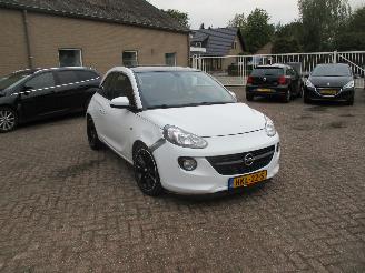 skadebil auto Opel Adam 1.4 Glam 2013/9