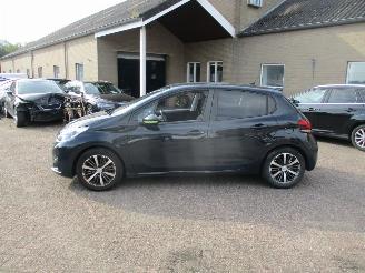 Peugeot 208 1.2 PureTech Allure picture 4