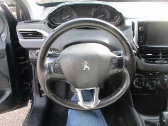 Peugeot 208 1.2 PureTech Allure picture 20