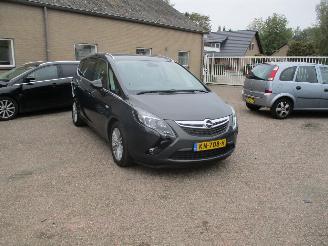 Schadeauto Opel Zafira TOURER 1.4 Cosmo 7p  REST BPM 1500 EURO !!!!!! 2016/10