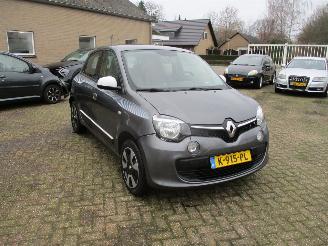 damaged passenger cars Renault Twingo 0.9 TCe Intens 2017/10
